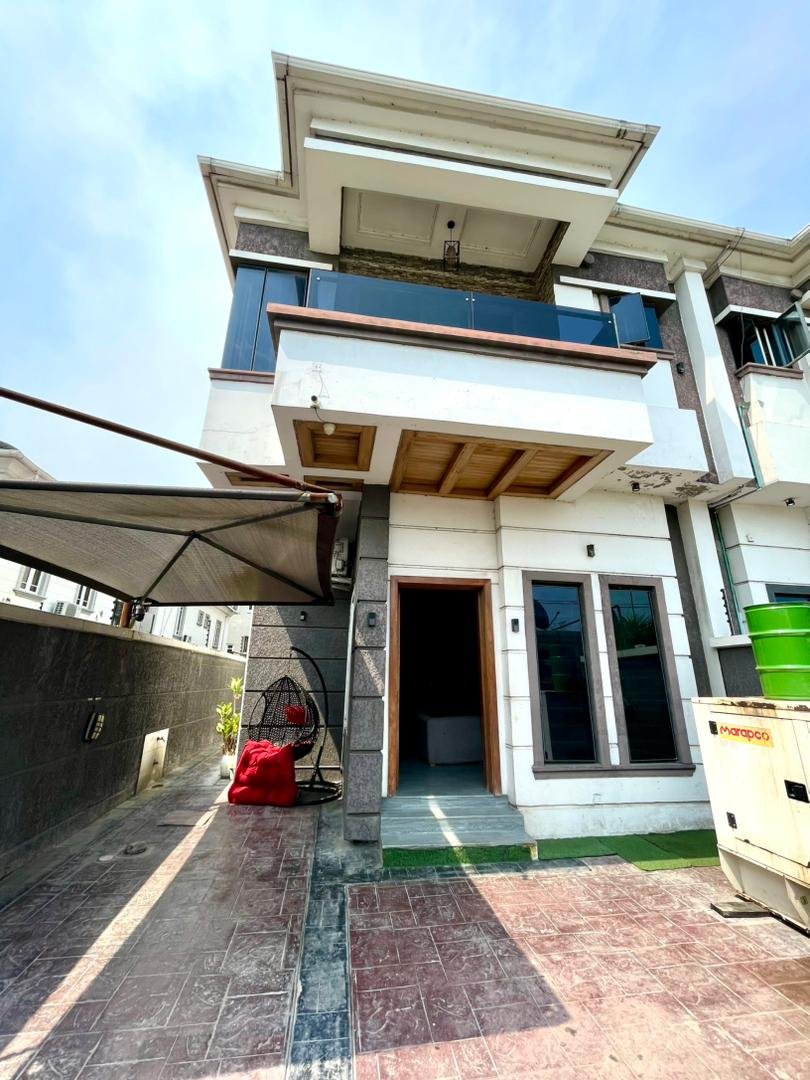 For commercial use Unfurnished self serviced 4Bedroom Duplex in ikate